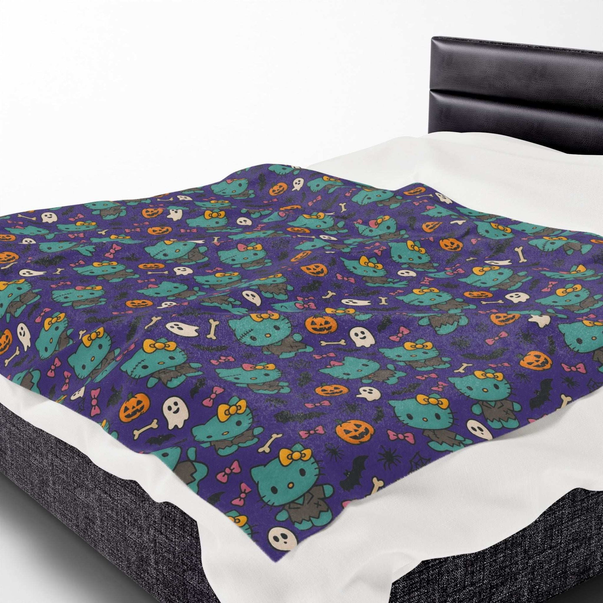 Halloween Cat Velveteen Plush Blanket purple